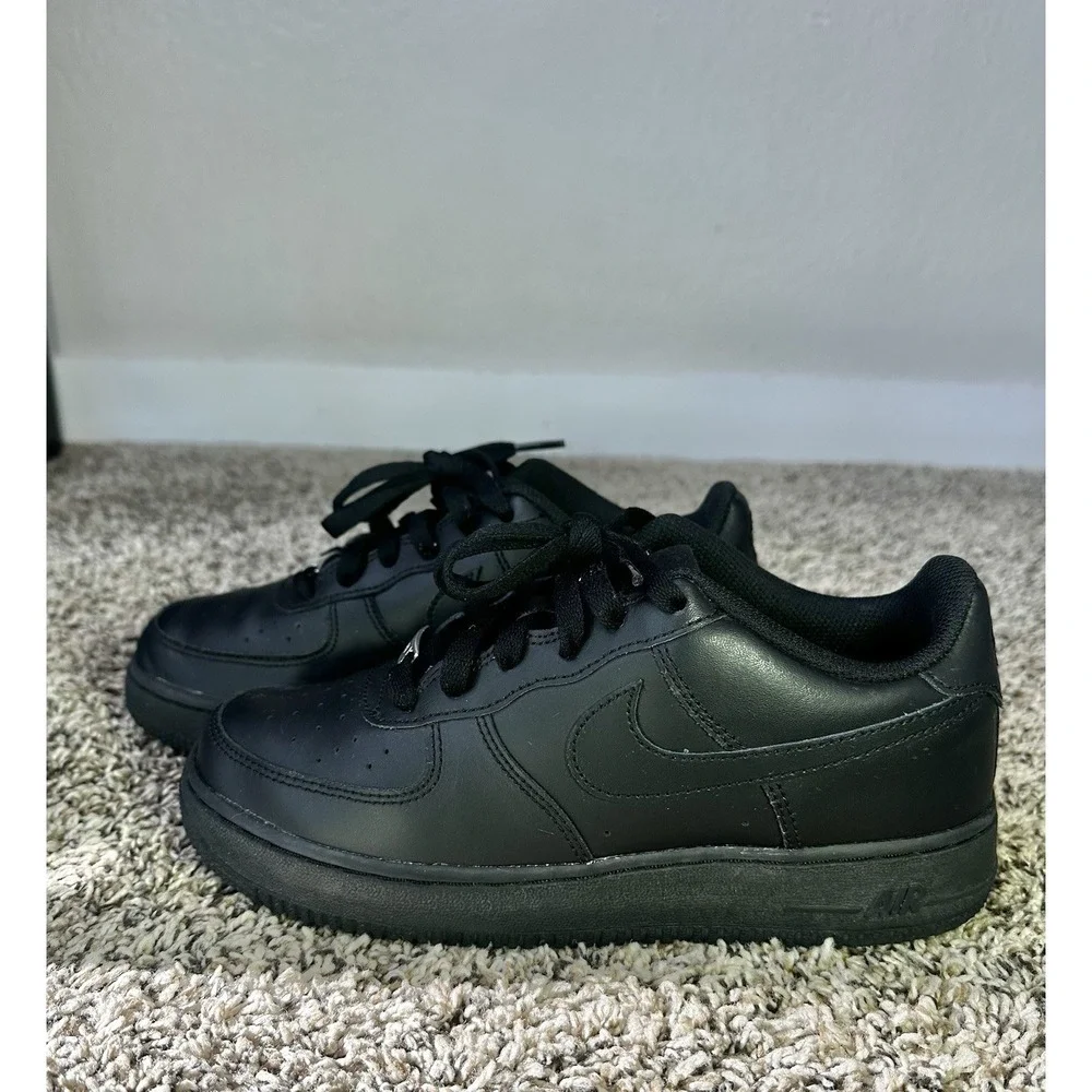 Nike Air Force 1 Low Sneakers Youth Size 6Y/7.5W Black Leather FV5951 001